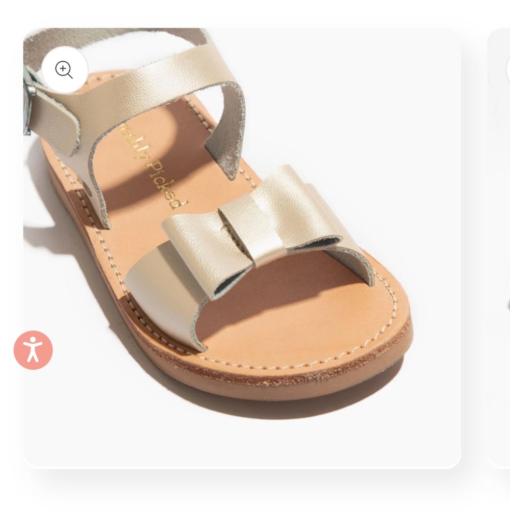 NWT Freshly picked gold bayview toddler sandal sz 4